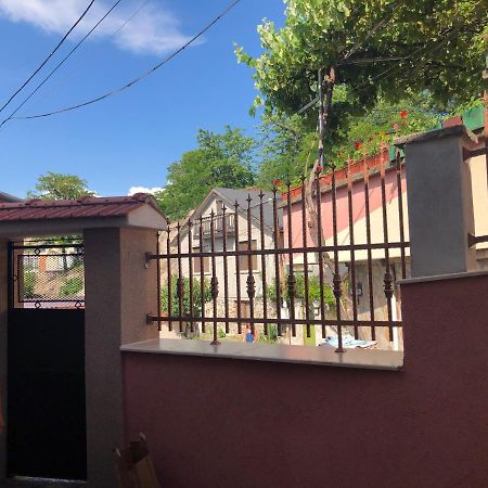 Нouse With Cute Little Yard Apartment Plovdiv Bagian luar foto