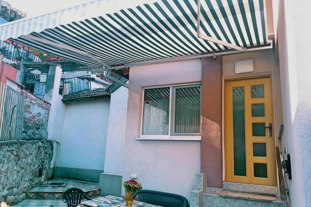 Нouse With Cute Little Yard Apartment Plovdiv Bagian luar foto