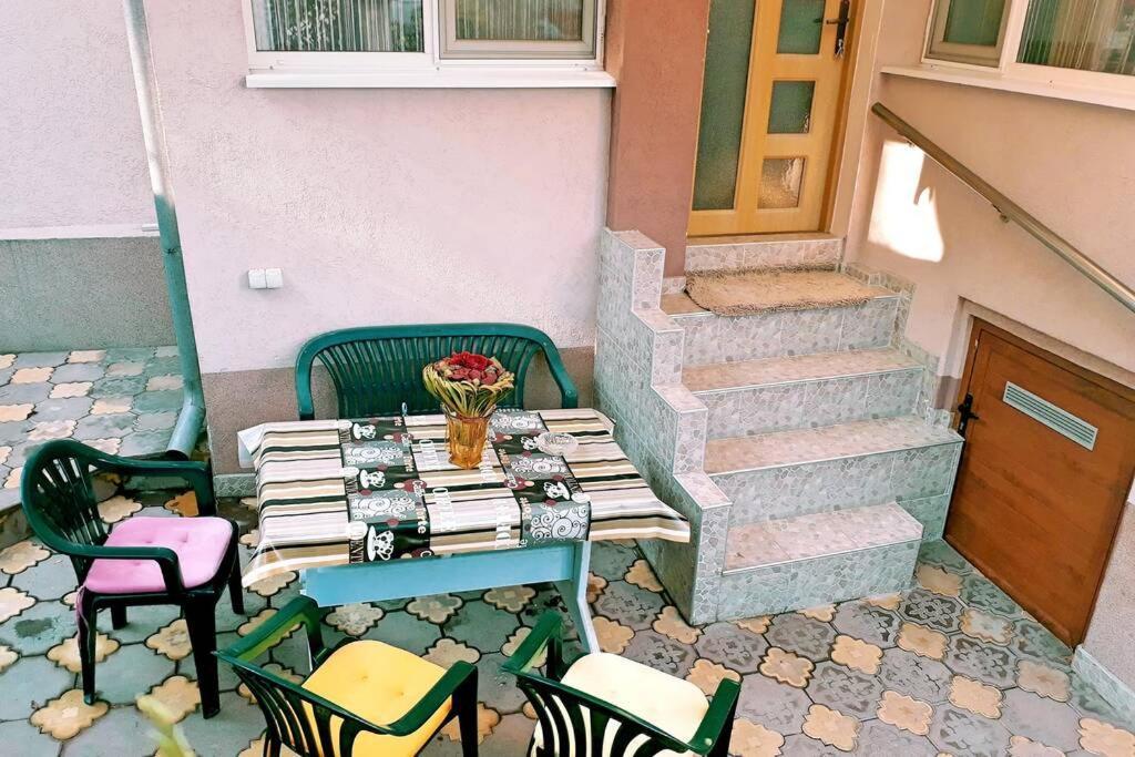 Нouse With Cute Little Yard Apartment Plovdiv Bagian luar foto