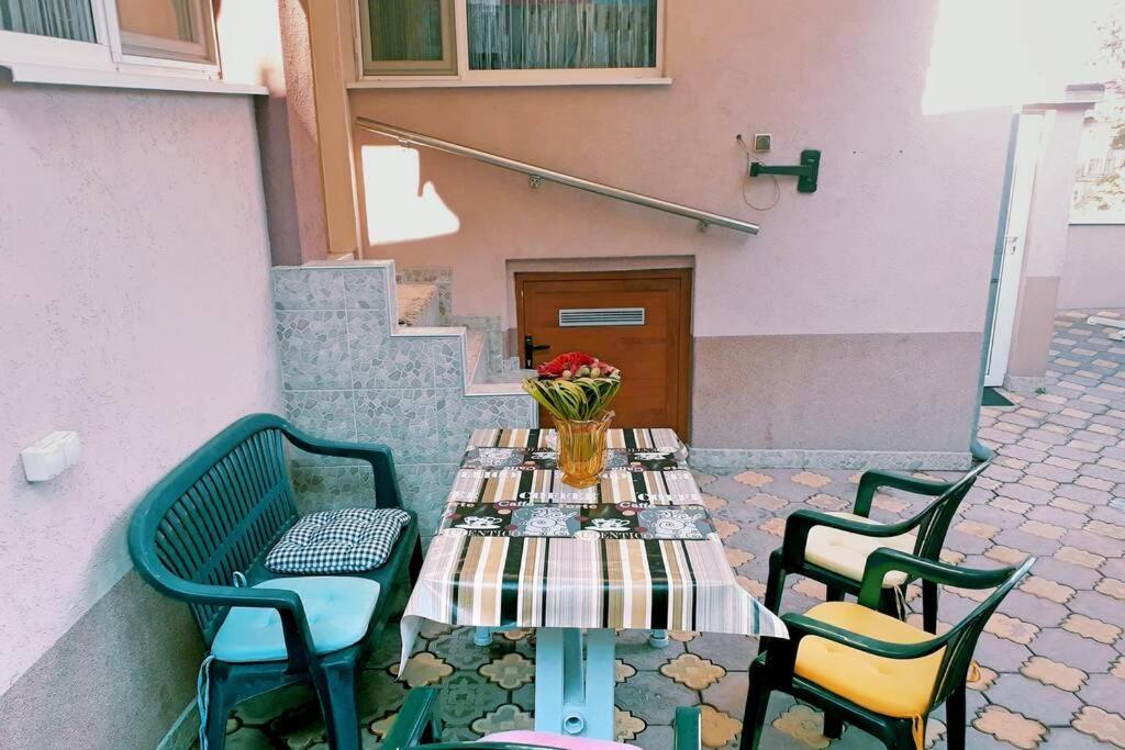 Нouse With Cute Little Yard Apartment Plovdiv Bagian luar foto