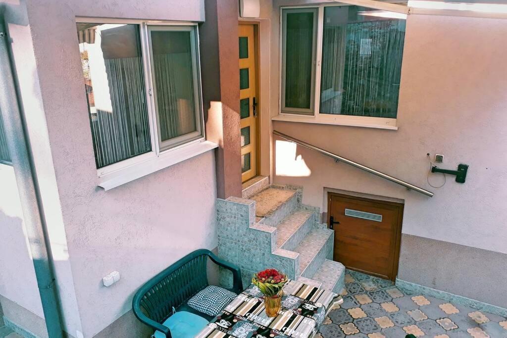 Нouse With Cute Little Yard Apartment Plovdiv Bagian luar foto